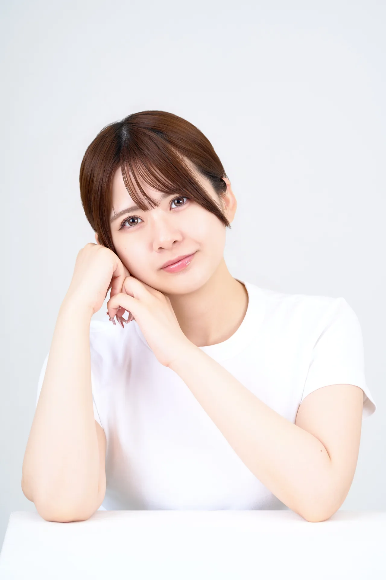 頬に添えた可愛い印象