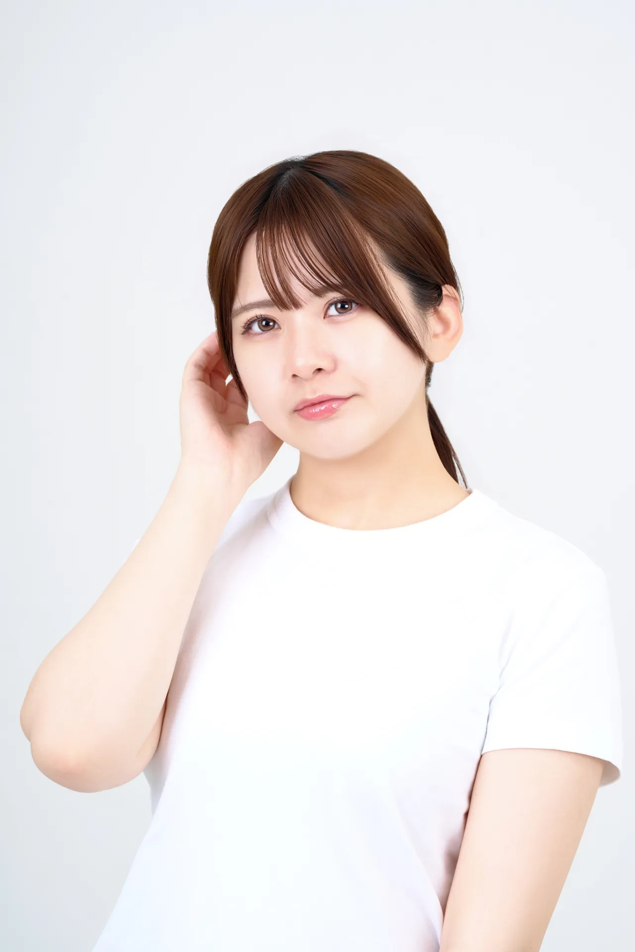 首を前に伸ばすポーズの図解