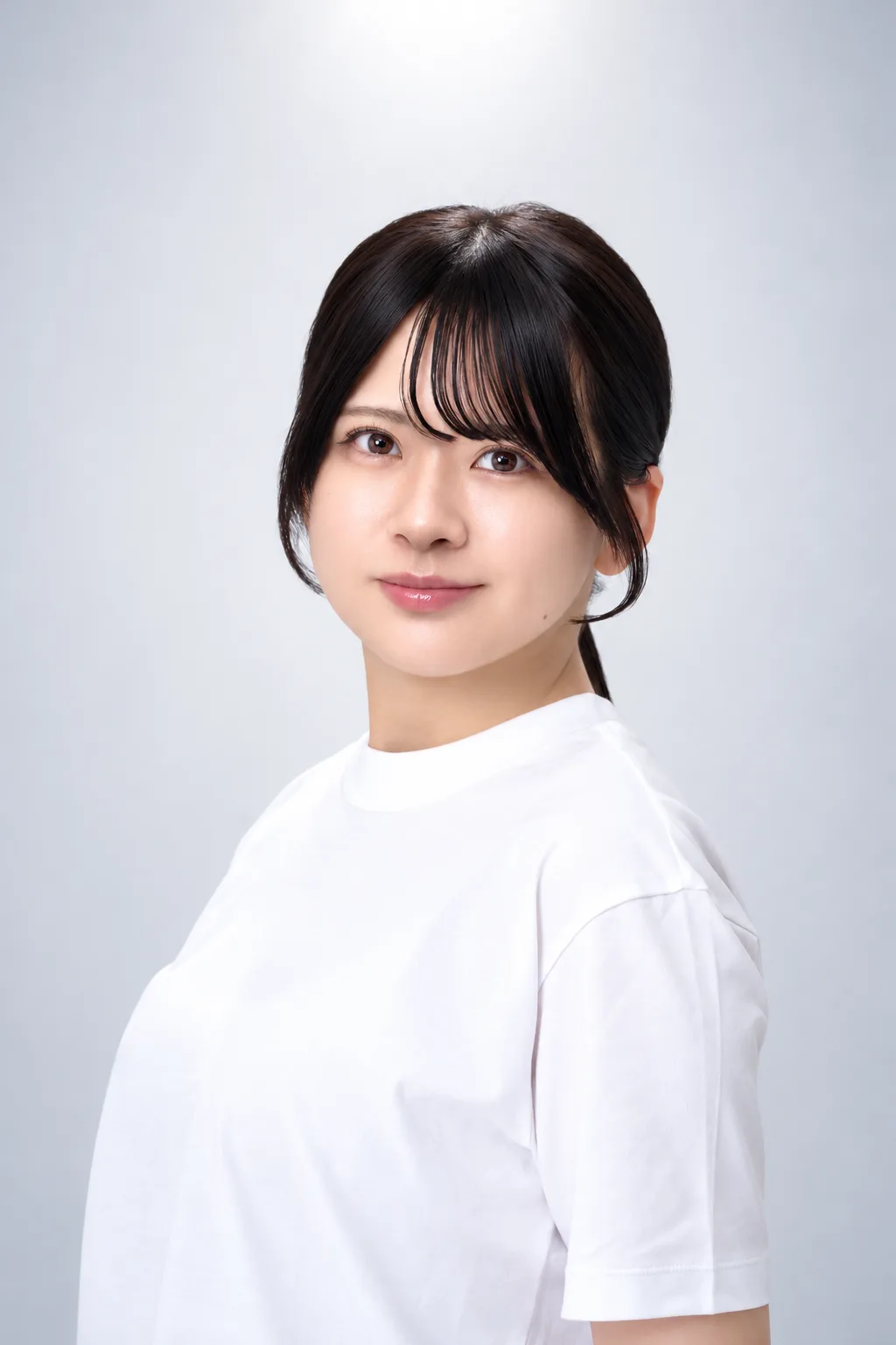 バタフライ:鼻下に左右対称の蝶形の影ができる