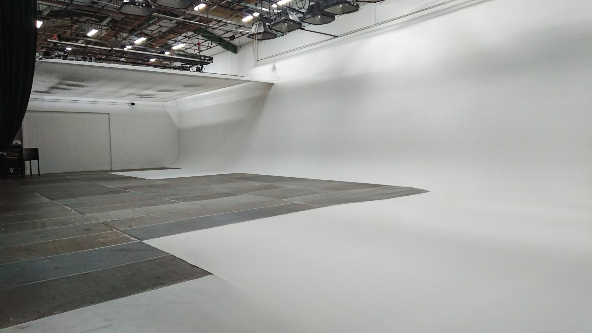 STUDIO WAREHOUSEの写真1